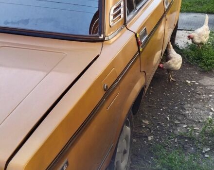 Желтый ВАЗ 2105, объемом двигателя 1.3 л и пробегом 300 тыс. км за 800 $, фото 1 на Automoto.ua