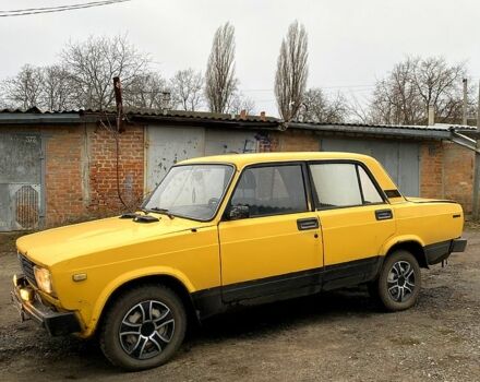 Желтый ВАЗ 2105, объемом двигателя 1.6 л и пробегом 0 тыс. км за 450 $, фото 3 на Automoto.ua