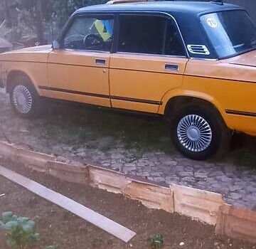 Желтый ВАЗ 2105, объемом двигателя 1.3 л и пробегом 87 тыс. км за 600 $, фото 2 на Automoto.ua