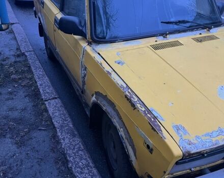 Желтый ВАЗ 2105, объемом двигателя 1.5 л и пробегом 300 тыс. км за 356 $, фото 1 на Automoto.ua