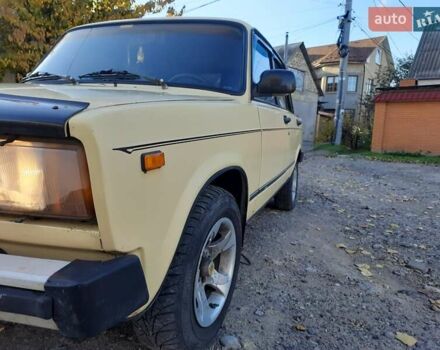 Жовтий ВАЗ 2105, об'ємом двигуна 1.3 л та пробігом 100 тис. км за 1000 $, фото 3 на Automoto.ua