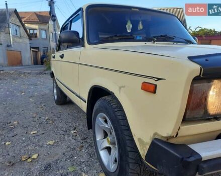 Жовтий ВАЗ 2105, об'ємом двигуна 1.3 л та пробігом 100 тис. км за 1000 $, фото 8 на Automoto.ua