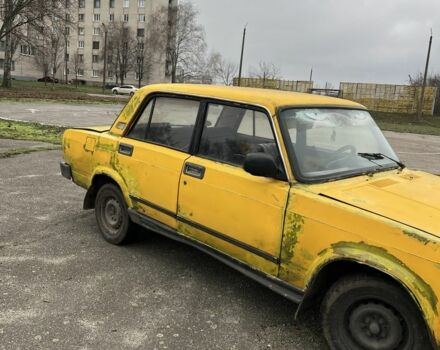 Желтый ВАЗ 2105, объемом двигателя 1.3 л и пробегом 74 тыс. км за 178 $, фото 3 на Automoto.ua