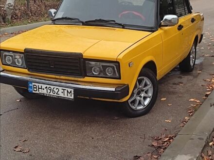 Желтый ВАЗ 2105, объемом двигателя 1.2 л и пробегом 120 тыс. км за 1097 $, фото 1 на Automoto.ua