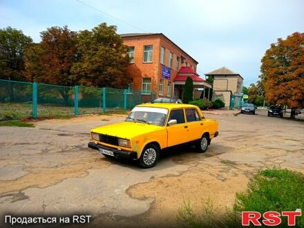 Желтый ВАЗ 2105, объемом двигателя 1.2 л и пробегом 0 тыс. км за 520 $, фото 1 на Automoto.ua