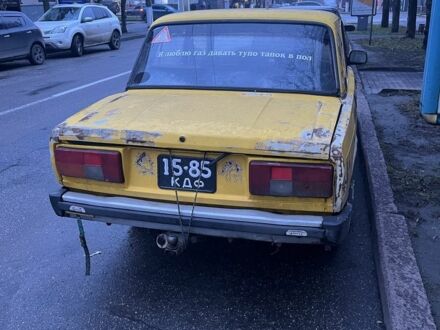 Жовтий ВАЗ 2105, об'ємом двигуна 1.5 л та пробігом 300 тис. км за 356 $, фото 1 на Automoto.ua