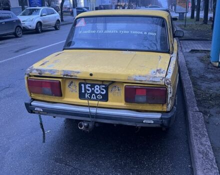 Желтый ВАЗ 2105, объемом двигателя 1.5 л и пробегом 300 тыс. км за 356 $, фото 1 на Automoto.ua