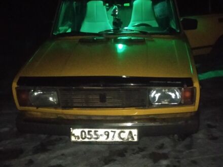 Желтый ВАЗ 2105, объемом двигателя 0.15 л и пробегом 1 тыс. км за 668 $, фото 1 на Automoto.ua