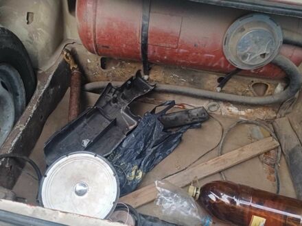 Желтый ВАЗ 2105, объемом двигателя 1.5 л и пробегом 350 тыс. км за 311 $, фото 1 на Automoto.ua