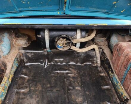 Синий ВАЗ 2105, объемом двигателя 1.3 л и пробегом 120 тыс. км за 286 $, фото 6 на Automoto.ua