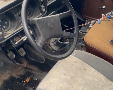 Синий ВАЗ 2105, объемом двигателя 1.5 л и пробегом 100 тыс. км за 321 $, фото 5 на Automoto.ua