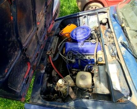 Синий ВАЗ 2105, объемом двигателя 1.3 л и пробегом 358 тыс. км за 300 $, фото 3 на Automoto.ua