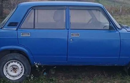 Синий ВАЗ 2105, объемом двигателя 1.5 л и пробегом 155 тыс. км за 500 $, фото 1 на Automoto.ua