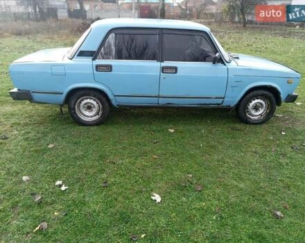 Синий ВАЗ 2105, объемом двигателя 1.5 л и пробегом 250 тыс. км за 709 $, фото 4 на Automoto.ua