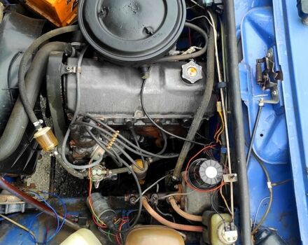 Синій ВАЗ 2105, об'ємом двигуна 1.5 л та пробігом 200 тис. км за 530 $, фото 4 на Automoto.ua