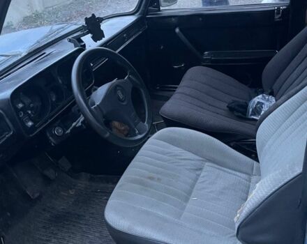 Синій ВАЗ 2105, об'ємом двигуна 1.5 л та пробігом 300 тис. км за 450 $, фото 4 на Automoto.ua