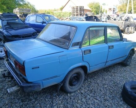 Синий ВАЗ 2105, объемом двигателя 1.5 л и пробегом 300 тыс. км за 349 $, фото 4 на Automoto.ua