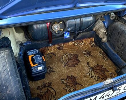 Синий ВАЗ 2105, объемом двигателя 1.3 л и пробегом 150 тыс. км за 1050 $, фото 6 на Automoto.ua