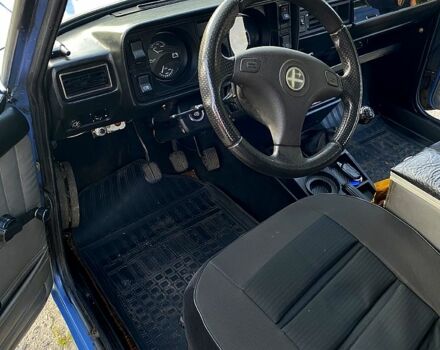 Синий ВАЗ 2105, объемом двигателя 1.3 л и пробегом 150 тыс. км за 1050 $, фото 4 на Automoto.ua