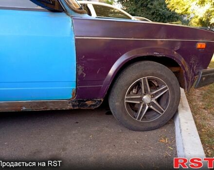 Синий ВАЗ 2105, объемом двигателя 1.5 л и пробегом 200 тыс. км за 350 $, фото 2 на Automoto.ua
