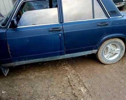 Синий ВАЗ 2105, объемом двигателя 1.5 л и пробегом 250 тыс. км за 520 $, фото 2 на Automoto.ua