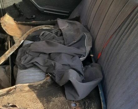 Синий ВАЗ 2105, объемом двигателя 1.5 л и пробегом 130 тыс. км за 400 $, фото 3 на Automoto.ua