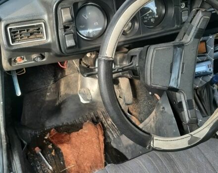 Синий ВАЗ 2105, объемом двигателя 1.5 л и пробегом 130 тыс. км за 400 $, фото 4 на Automoto.ua