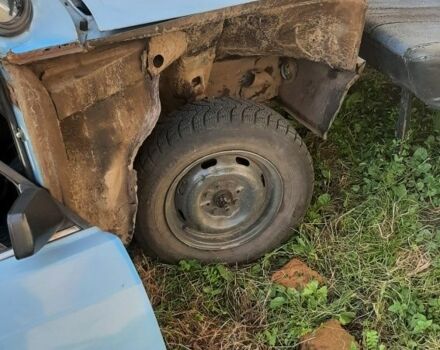 Синий ВАЗ 2105, объемом двигателя 1.5 л и пробегом 130 тыс. км за 400 $, фото 7 на Automoto.ua