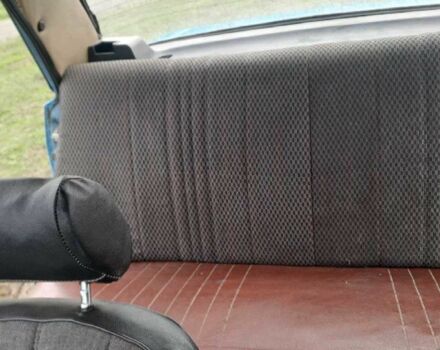 Синий ВАЗ 2105, объемом двигателя 1.5 л и пробегом 250 тыс. км за 710 $, фото 4 на Automoto.ua