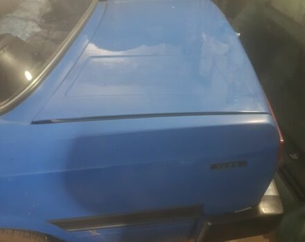 Синий ВАЗ 2105, объемом двигателя 1.5 л и пробегом 200 тыс. км за 1000 $, фото 4 на Automoto.ua