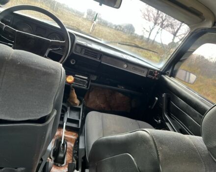 Синій ВАЗ 2105, об'ємом двигуна 1.5 л та пробігом 300 тис. км за 650 $, фото 6 на Automoto.ua