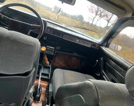 Синий ВАЗ 2105, объемом двигателя 1.5 л и пробегом 20 тыс. км за 616 $, фото 4 на Automoto.ua