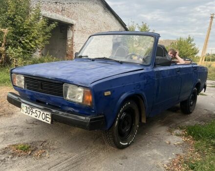 Синий ВАЗ 2105, объемом двигателя 1.5 л и пробегом 220 тыс. км за 561 $, фото 1 на Automoto.ua