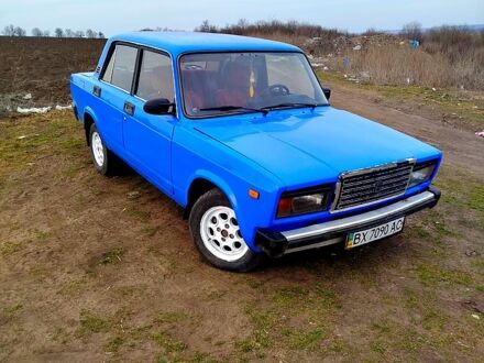 ВАЗ 2105 1989 у Гайвороне на Automoto.ua Синій ВАЗ 2105, об'ємом двигуна 13 л та пробігом 0 тис. км за 650 $, фото 1 на Automoto.ua