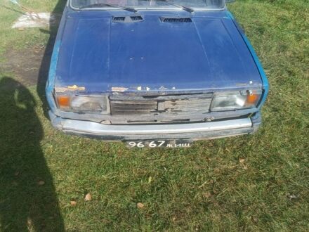 ВАЗ 2105 1998 в Романове на Automoto.ua Синий ВАЗ 2105, объемом двигателя 1 л и пробегом 200 тыс. км за 428 $, фото 1 на Automoto.ua