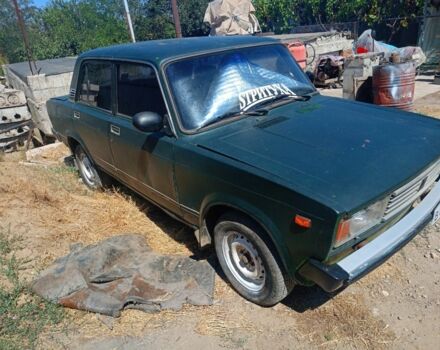 Зеленый ВАЗ 2105, объемом двигателя 1.5 л и пробегом 500 тыс. км за 450 $, фото 5 на Automoto.ua