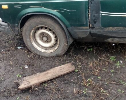 Зеленый ВАЗ 2105, объемом двигателя 0 л и пробегом 1000 тыс. км за 379 $, фото 14 на Automoto.ua