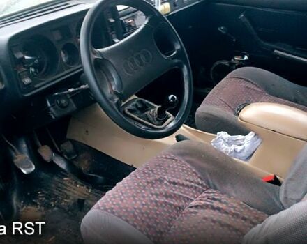 Зеленый ВАЗ 2105, объемом двигателя 1.5 л и пробегом 110 тыс. км за 1000 $, фото 5 на Automoto.ua