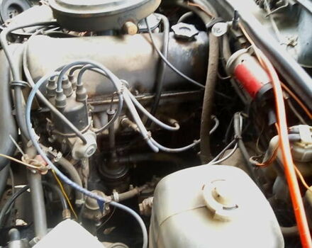 Зеленый ВАЗ 2105, объемом двигателя 1.5 л и пробегом 100 тыс. км за 300 $, фото 4 на Automoto.ua