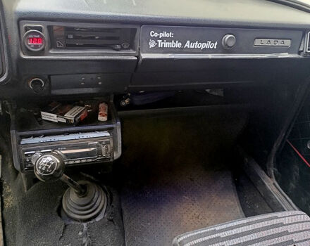 Зеленый ВАЗ 2105, объемом двигателя 1.5 л и пробегом 111 тыс. км за 950 $, фото 5 на Automoto.ua