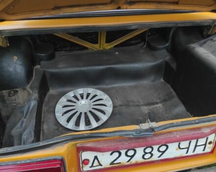 Помаранчевий ВАЗ 2105, об'ємом двигуна 1.3 л та пробігом 888 тис. км за 600 $, фото 6 на Automoto.ua