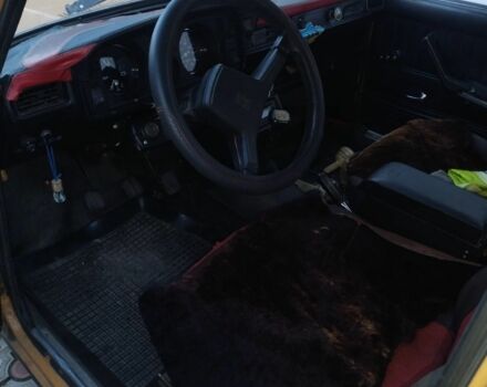 Оранжевый ВАЗ 2105, объемом двигателя 1.3 л и пробегом 300 тыс. км за 800 $, фото 5 на Automoto.ua