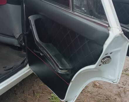 Белый ВАЗ 2106, объемом двигателя 1.5 л и пробегом 280 тыс. км за 600 $, фото 6 на Automoto.ua