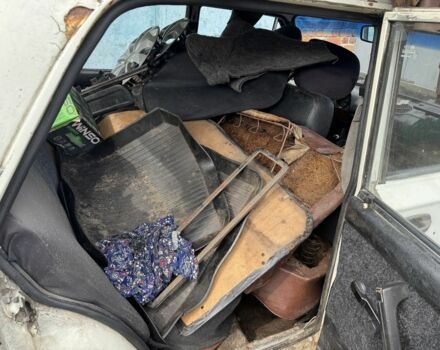 Белый ВАЗ 2106, объемом двигателя 1.5 л и пробегом 25 тыс. км за 360 $, фото 5 на Automoto.ua