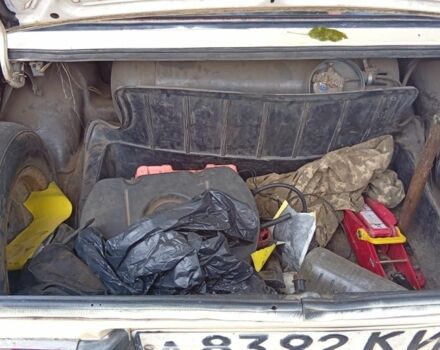 Белый ВАЗ 2106, объемом двигателя 1 л и пробегом 248 тыс. км за 605 $, фото 3 на Automoto.ua