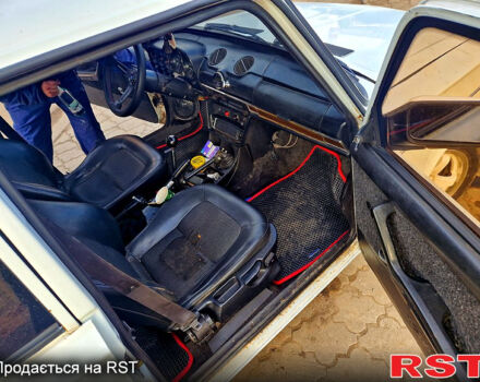 Белый ВАЗ 2106, объемом двигателя 1.5 л и пробегом 0 тыс. км за 2000 $, фото 3 на Automoto.ua