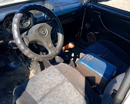 Белый ВАЗ 2106, объемом двигателя 1.5 л и пробегом 150 тыс. км за 650 $, фото 4 на Automoto.ua