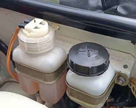 Белый ВАЗ 2106, объемом двигателя 1.5 л и пробегом 36 тыс. км за 3900 $, фото 68 на Automoto.ua