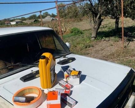 Белый ВАЗ 2106, объемом двигателя 1.6 л и пробегом 250 тыс. км за 532 $, фото 4 на Automoto.ua