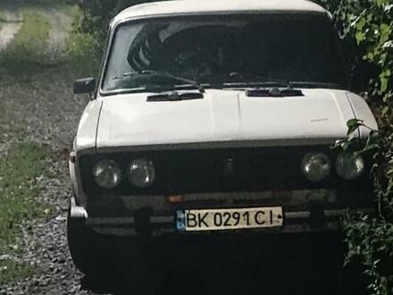 Белый ВАЗ 2106, объемом двигателя 1.29 л и пробегом 300 тыс. км за 700 $, фото 1 на Automoto.ua